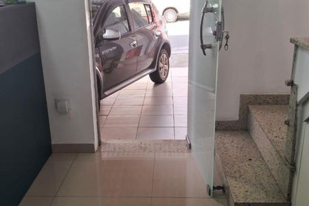 Casa à venda com 73m², 2 quartos e 2 vagas