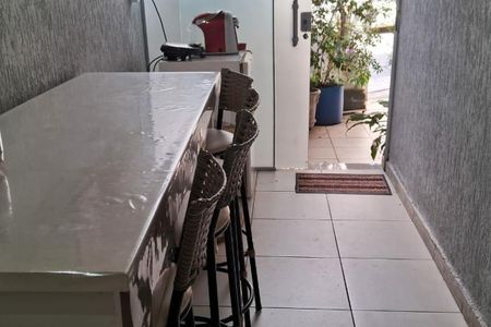 Casa à venda com 73m², 2 quartos e 2 vagas