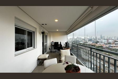 Apartamento à venda com 74m², 2 quartos e 1 vaga
