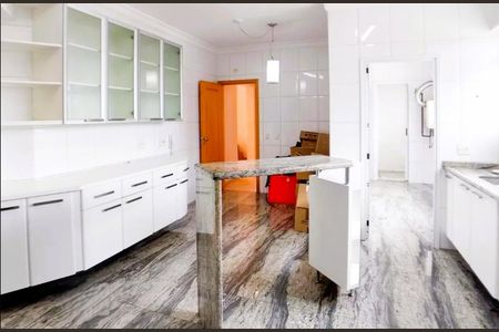 Apartamento à venda com 180m², 4 quartos e 4 vagas