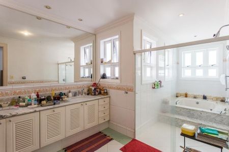 Casa à venda com 700m², 4 quartos e 4 vagas