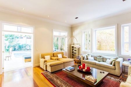 Casa à venda com 700m², 4 quartos e 4 vagas