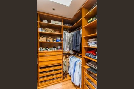 Casa à venda com 700m², 4 quartos e 4 vagas