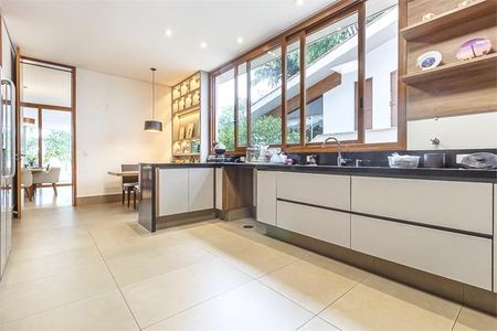 Casa à venda com 881m², 5 quartos e 15 vagas