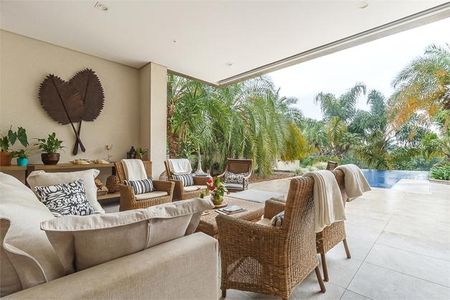 Casa à venda com 881m², 5 quartos e 15 vagas