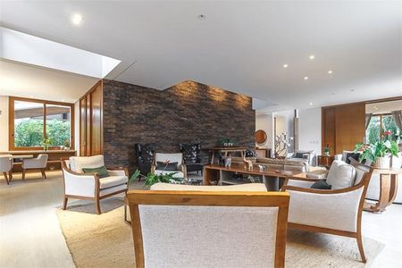 Casa à venda com 881m², 5 quartos e 15 vagas