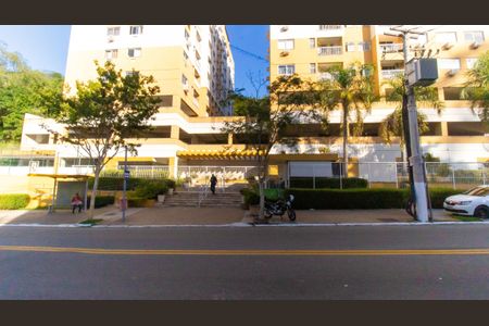 Apartamento à venda com 78m², 2 quartos e 1 vaga Apartamento à venda com 78m², 2 quartos e 1 vagaFachada
