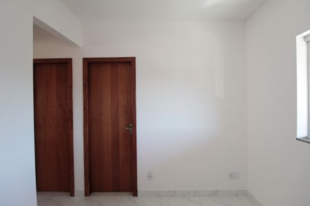 Sala de casa para alugar com 2 quartos, 60m² em Santa Martinha, Ribeirão das Neves