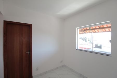 Sala de casa para alugar com 2 quartos, 60m² em Santa Martinha, Ribeirão das Neves