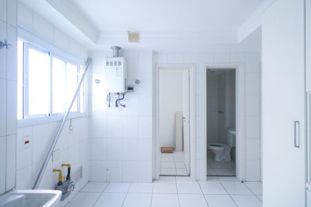 Apartamento à venda com 243m², 4 quartos e 4 vagas Apartamento à venda com 243m², 4 quartos e 4 vagasÁrea de Serviço