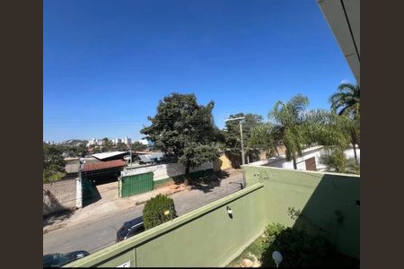 Casa para alugar com 361m², 4 quartos e 4 vagas