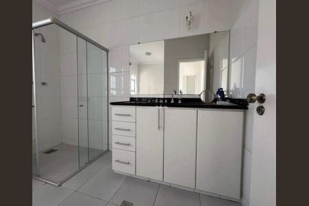 Casa para alugar com 361m², 4 quartos e 4 vagas