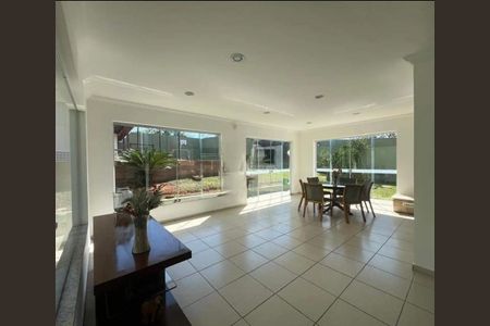 Casa para alugar com 361m², 4 quartos e 4 vagas