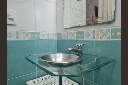 Apartamento à venda com 74m², 3 quartos e 2 vagasBanheiro da Suíte