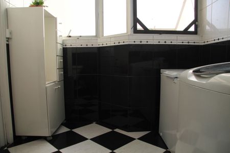 Apartamento à venda com 74m², 3 quartos e 2 vagasCozinha e Área de Serviço