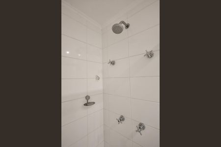 Apartamento à venda com 59m², 2 quartos e 2 vagasChuveiro do Banheiro da Suíte