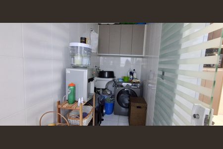 Casa à venda com 237m², 4 quartos e 4 vagas Casa à venda com 237m², 4 quartos e 4 vagasÁrea de Serviço