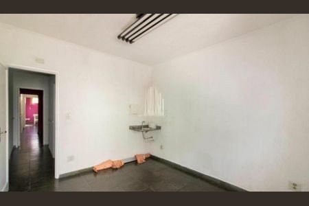 Casa à venda com 144m², 5 quartos e sem vaga