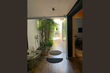 Casa à venda com 253m², 3 quartos e 3 vagas