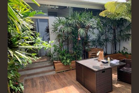 Casa à venda com 253m², 3 quartos e 3 vagas