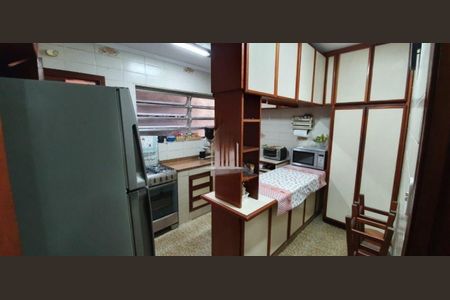 Casa à venda com 131m², 3 quartos e 1 vaga