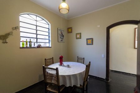 Casa à venda com 450m², 5 quartos e 4 vagas Casa à venda com 450m², 5 quartos e 4 vagasCopa