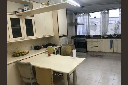 Casa à venda com 550m², 4 quartos e 4 vagas
