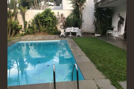 Casa à venda com 550m², 4 quartos e 4 vagas