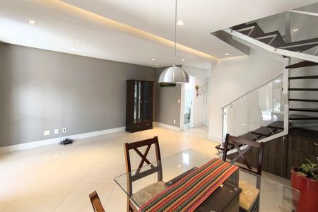 Casa de condomínio à venda com 87m², 3 quartos e 2 vagasSala