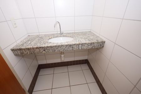 Apartamento para alugar com 63m², 2 quartos e 2 vagasBanheiro do Quarto 2