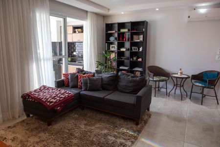 Apartamento à venda com 96m², 2 quartos e 2 vagasSala