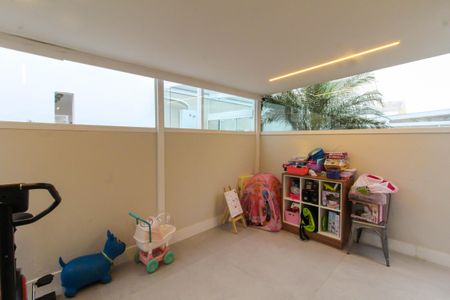 Casa de condomínio para alugar com 287m², 4 quartos e 2 vagas Casa de condomínio para alugar com 287m², 4 quartos e 2 vagasSala