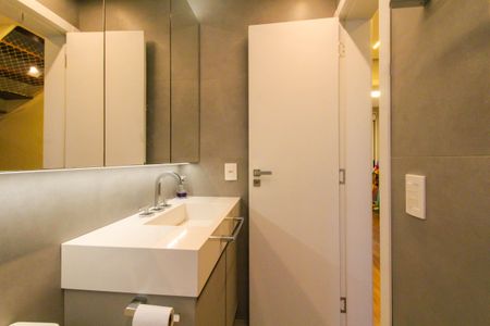 Casa de condomínio para alugar com 287m², 4 quartos e 2 vagas Casa de condomínio para alugar com 287m², 4 quartos e 2 vagasBanheiro Social