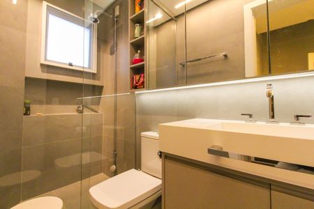 Casa de condomínio para alugar com 287m², 4 quartos e 2 vagas Casa de condomínio para alugar com 287m², 4 quartos e 2 vagasBanheiro Social