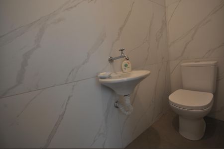 Casa à venda com 93m², 2 quartos e 1 vagaBanheiro de serviço