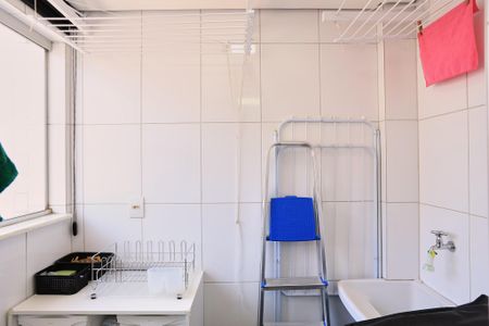 Apartamento à venda com 74m², 3 quartos e 2 vagas Apartamento à venda com 74m², 3 quartos e 2 vagasCozinha e Área de Serviço