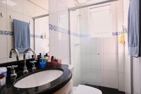 Apartamento à venda com 74m², 3 quartos e 2 vagas Apartamento à venda com 74m², 3 quartos e 2 vagasBanheiro da Suíte