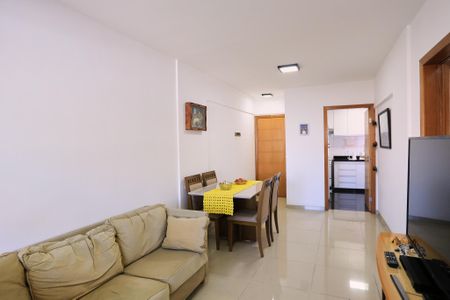 Apartamento à venda com 74m², 3 quartos e 2 vagas Apartamento à venda com 74m², 3 quartos e 2 vagasSala