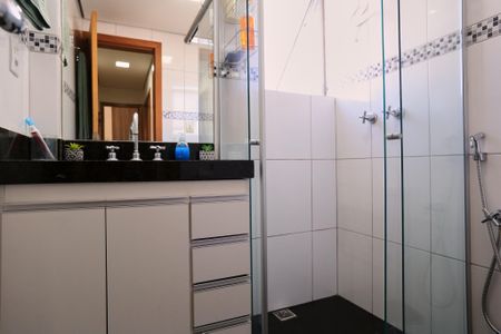Apartamento à venda com 74m², 3 quartos e 2 vagas Apartamento à venda com 74m², 3 quartos e 2 vagasBanheiro