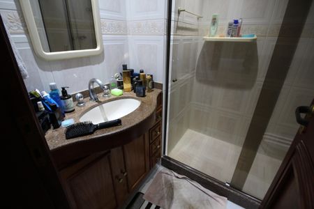 Apartamento à venda com 224m², 5 quartos e 3 vagasQuarto 2 - Banheiro