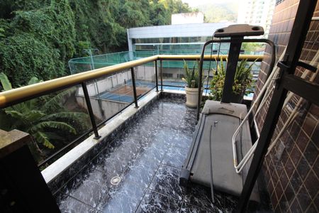 Apartamento à venda com 224m², 5 quartos e 3 vagasQuarto 3 - Varanda