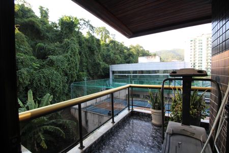 Apartamento à venda com 224m², 5 quartos e 3 vagasQuarto 3 - Varanda