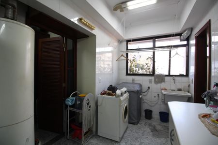 Apartamento à venda com 224m², 5 quartos e 3 vagasÁrea de Serviço