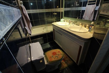 Apartamento à venda com 224m², 5 quartos e 3 vagasQuarto 3 - Banheiro