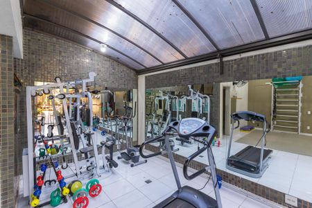 Apartamento para alugar com 229m², 3 quartos e 2 vagas Apartamento para alugar com 229m², 3 quartos e 2 vagasÁrea comum - Academia