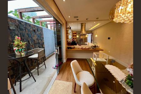 Casa à venda com 300m², 3 quartos e 2 vagas Casa à venda com 300m², 3 quartos e 2 vagasFoto 08