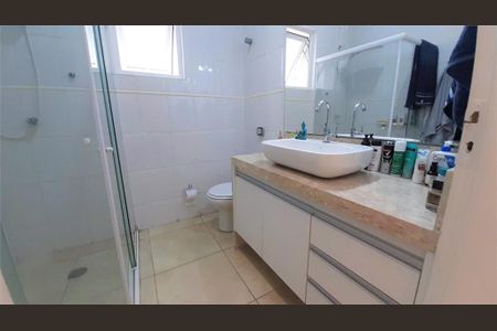 Casa à venda com 180m², 3 quartos e 4 vagas