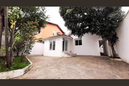 Casa à venda com 180m², 3 quartos e 4 vagas