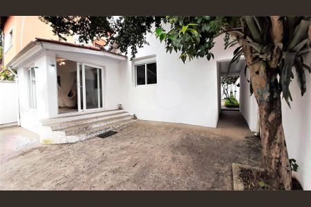 Casa à venda com 180m², 3 quartos e 4 vagas