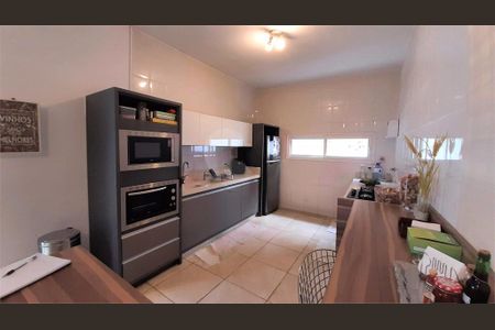 Casa à venda com 180m², 3 quartos e 4 vagas